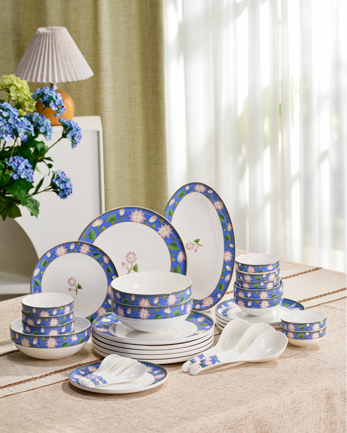 TAKISSO Indigo Bloom Dinner Set