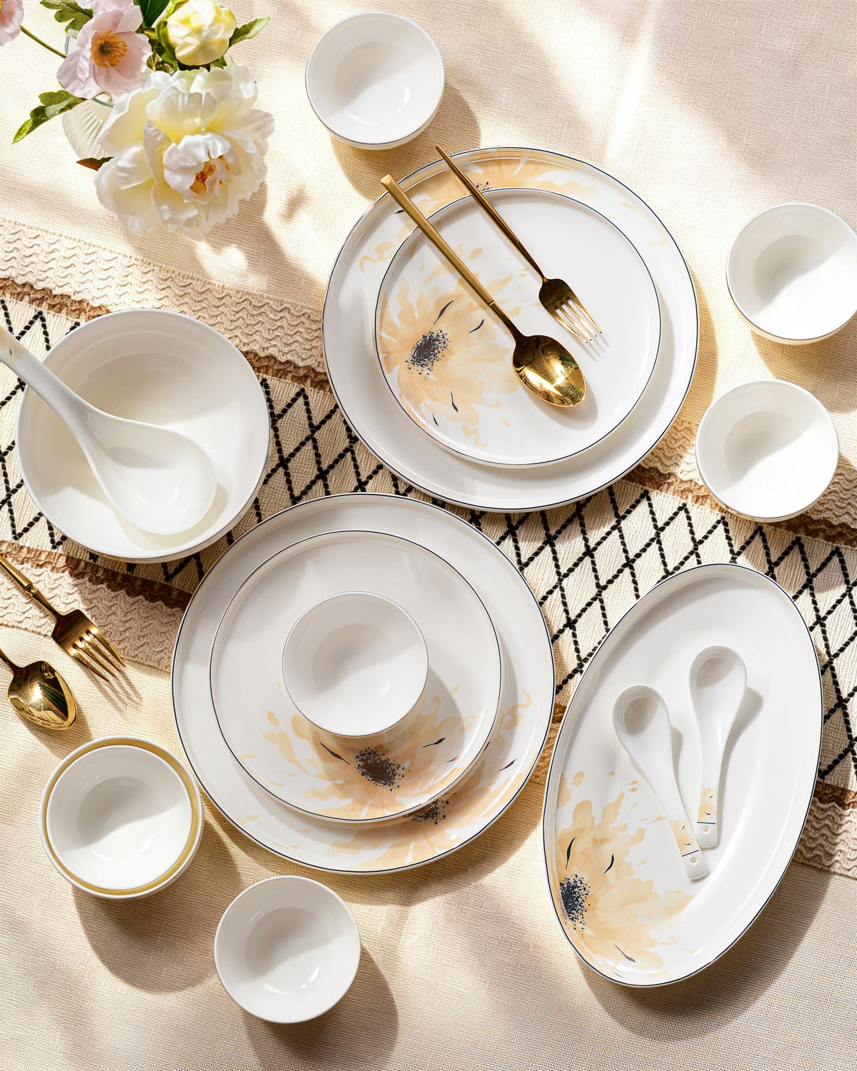 TAKISSO Yellow Fountain Dinner Set