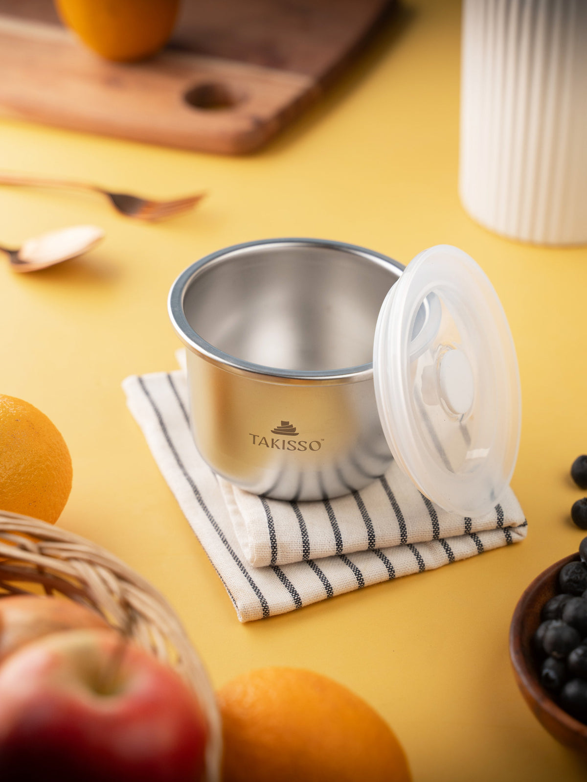 TAKISSO Round - 440ml Microwave Safe Container (With Push-Pull Airtight Mechanism)