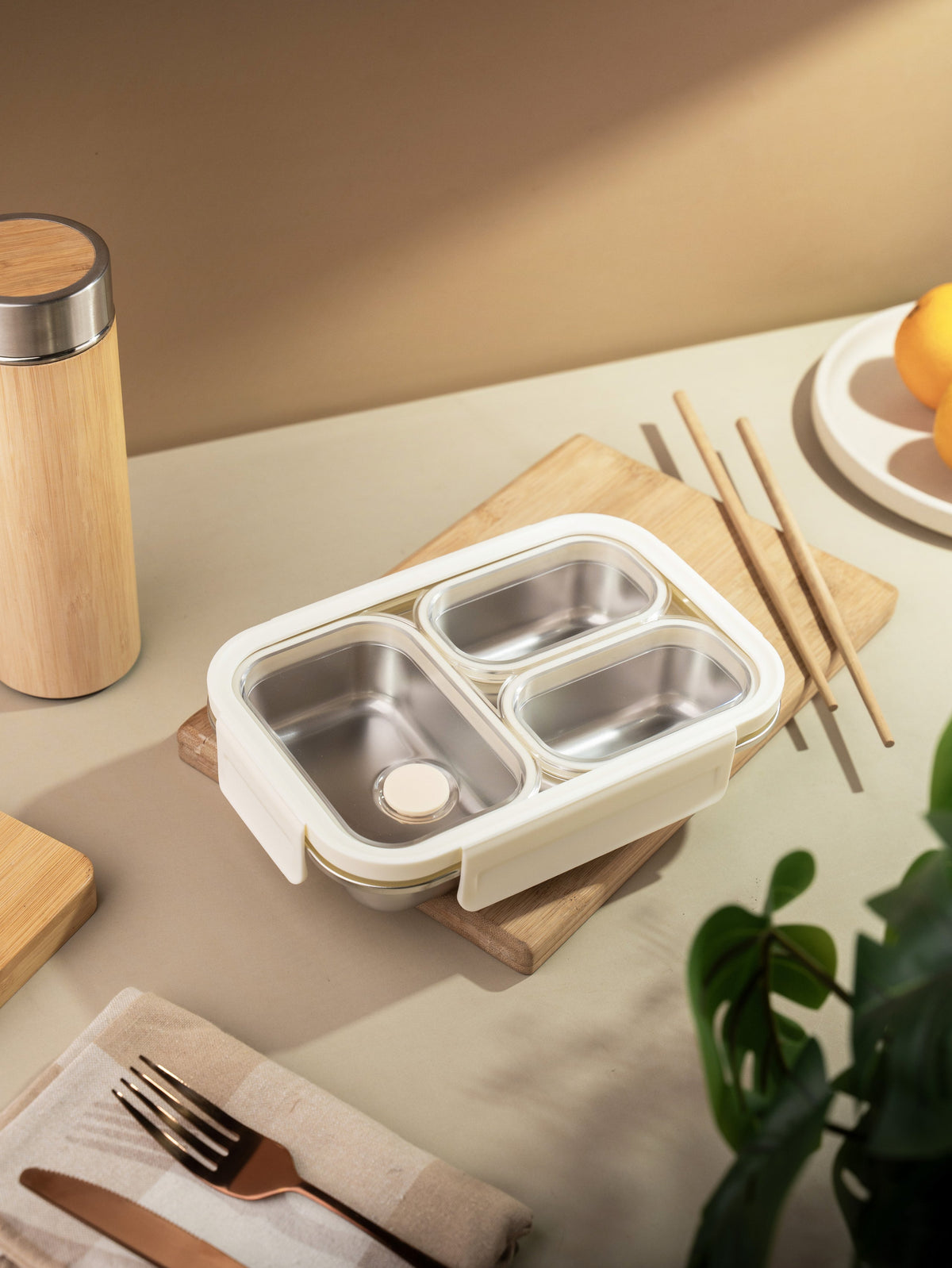 TAKISSO 3-Partition - 800ml - Microwave Safe Container / Tiffin / Lunch Box