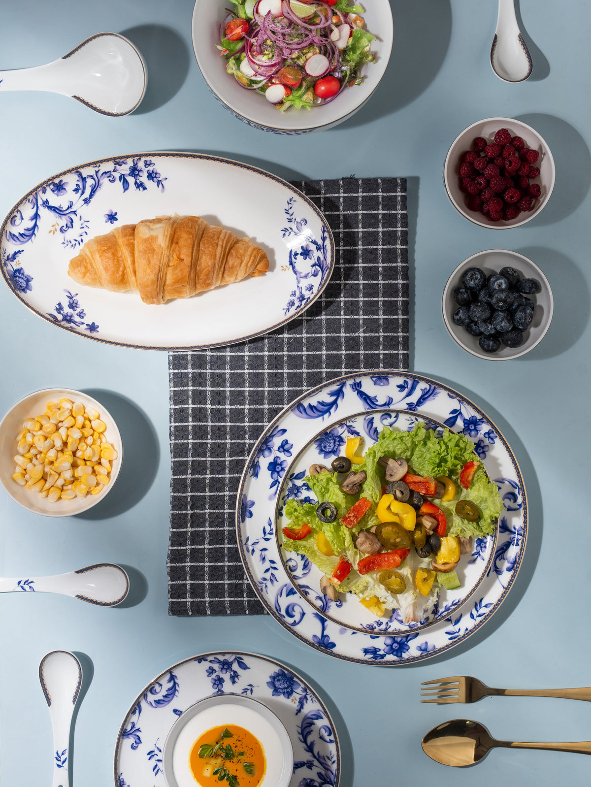 TAKISSO Porcelain Dinner Set of 49